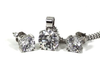 Shopping for a pleasant piece of silver jewellery will probably be in useless if you don’t … Sterling Silver Care Top Do's and Don’ts