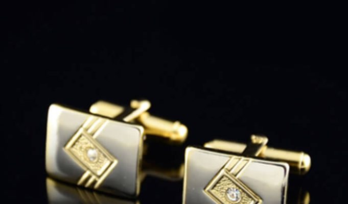 How to Choose the Right Cufflink Material for Specific Occasions
